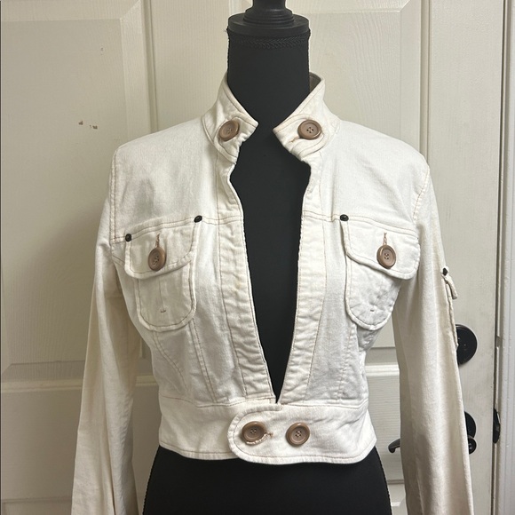 TULLE Cream Button-Up Jacket with pockets , Size Medium, 95% Cotton, 5% Spandex - Picture 4 of 12